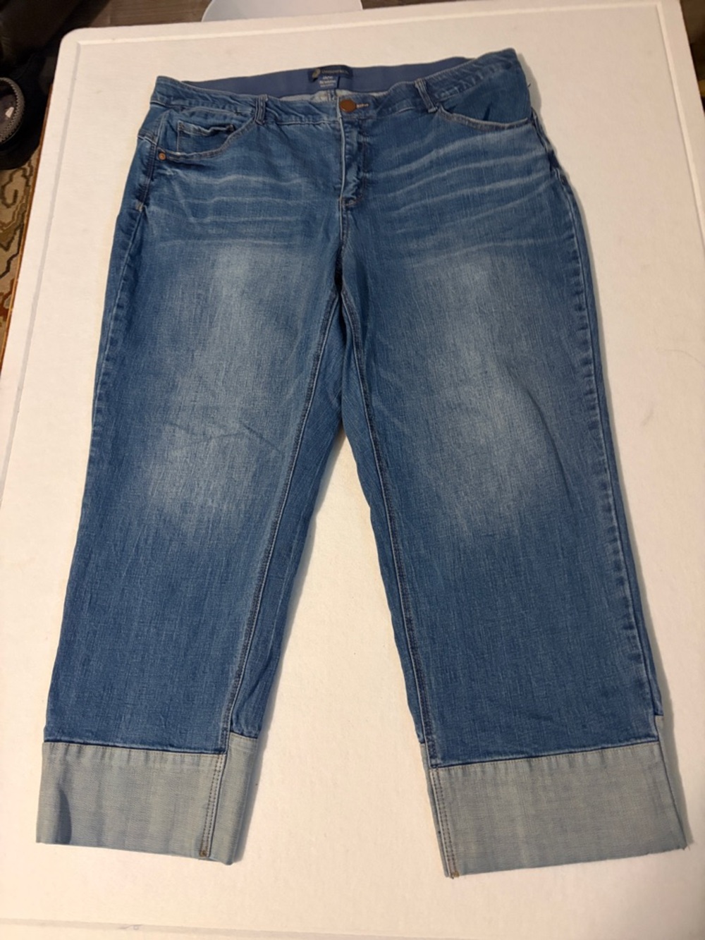 Democracy Distessed Ab Solution Cuffed Capri, siz… - image 1